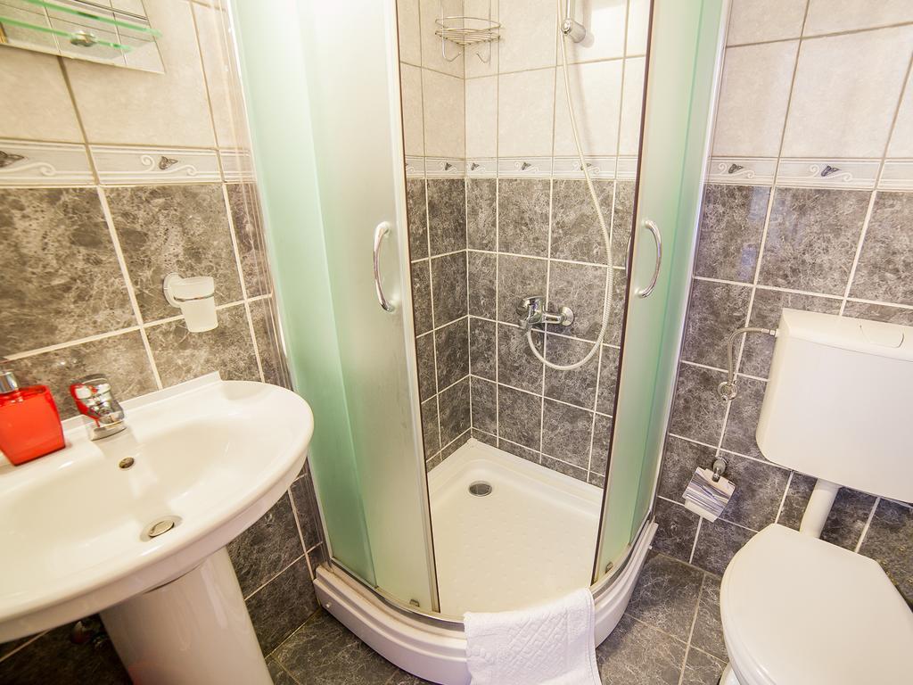 Apartments Viktorija Petrovac Room photo