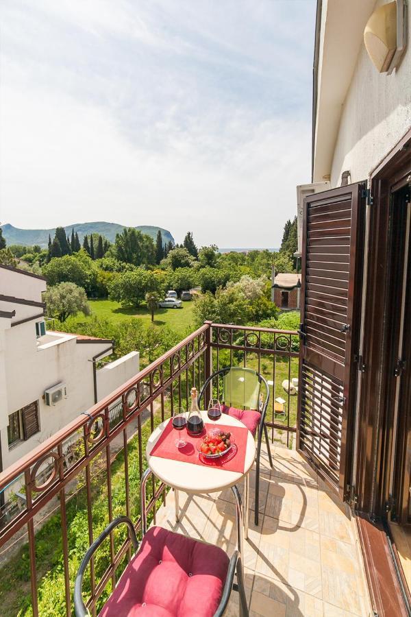 Apartments Viktorija Petrovac Exterior photo